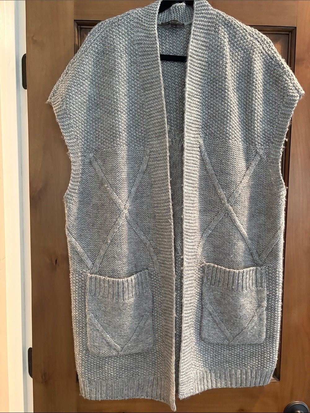 Ann Taylor Light Gray Open-Front Knit Vest with Pockets